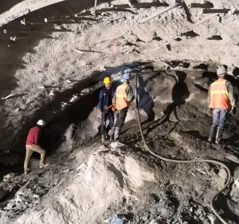 缙云拱顶带模注浆料的施工流程及注意事项